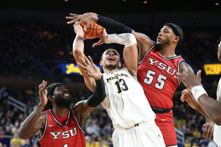 Michigan throttles Penguins 92-62